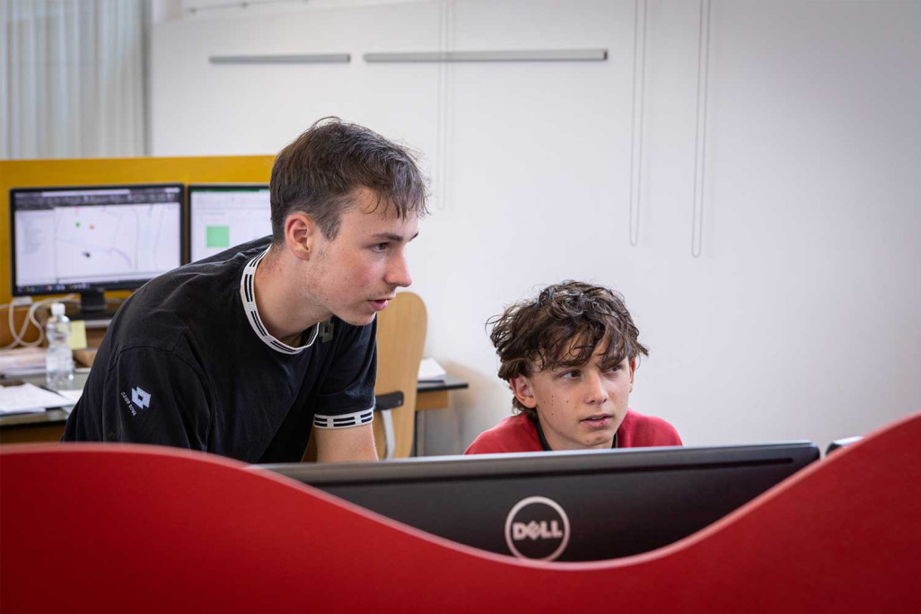 Géomaticien/géomaticienne CFC, formation en apprentissage, HMQ AG